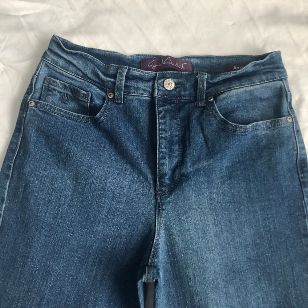 Woman's Gloria Vanderbilt Jeans Size 6 Straight Leg Amanda Like New - Picture 3 of 8